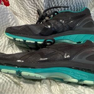 NEW - ASICS GEL Nimbus 19 Lite-Show running shoe - Size 8.5